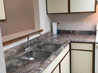 656 July Dr APT B, Tarpon Springs, FL 34689