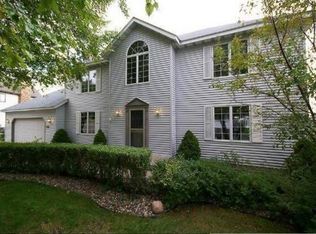 3383 Churchill Dr, Woodbury, MN 55125