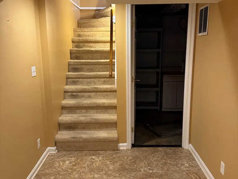 2906 Breezy Ter — Photo 5