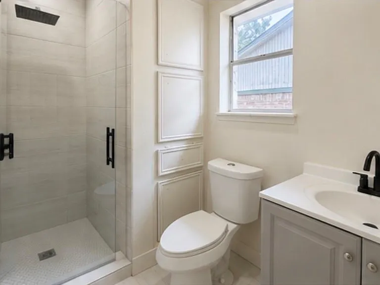 229 Oxford Dr — Photo 5