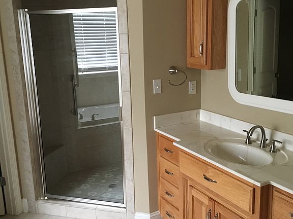 3rd image of 110 Austin Ct