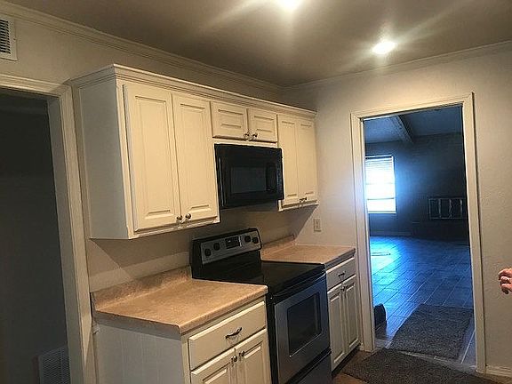 5th image of 3102 Linda Dr APT A