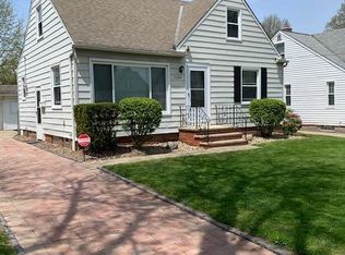 1324 Mayfield Ridge Rd, Mayfield Heights, OH 44124