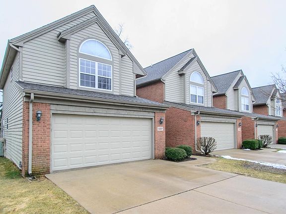 3rd image of 107 Village Place Dr