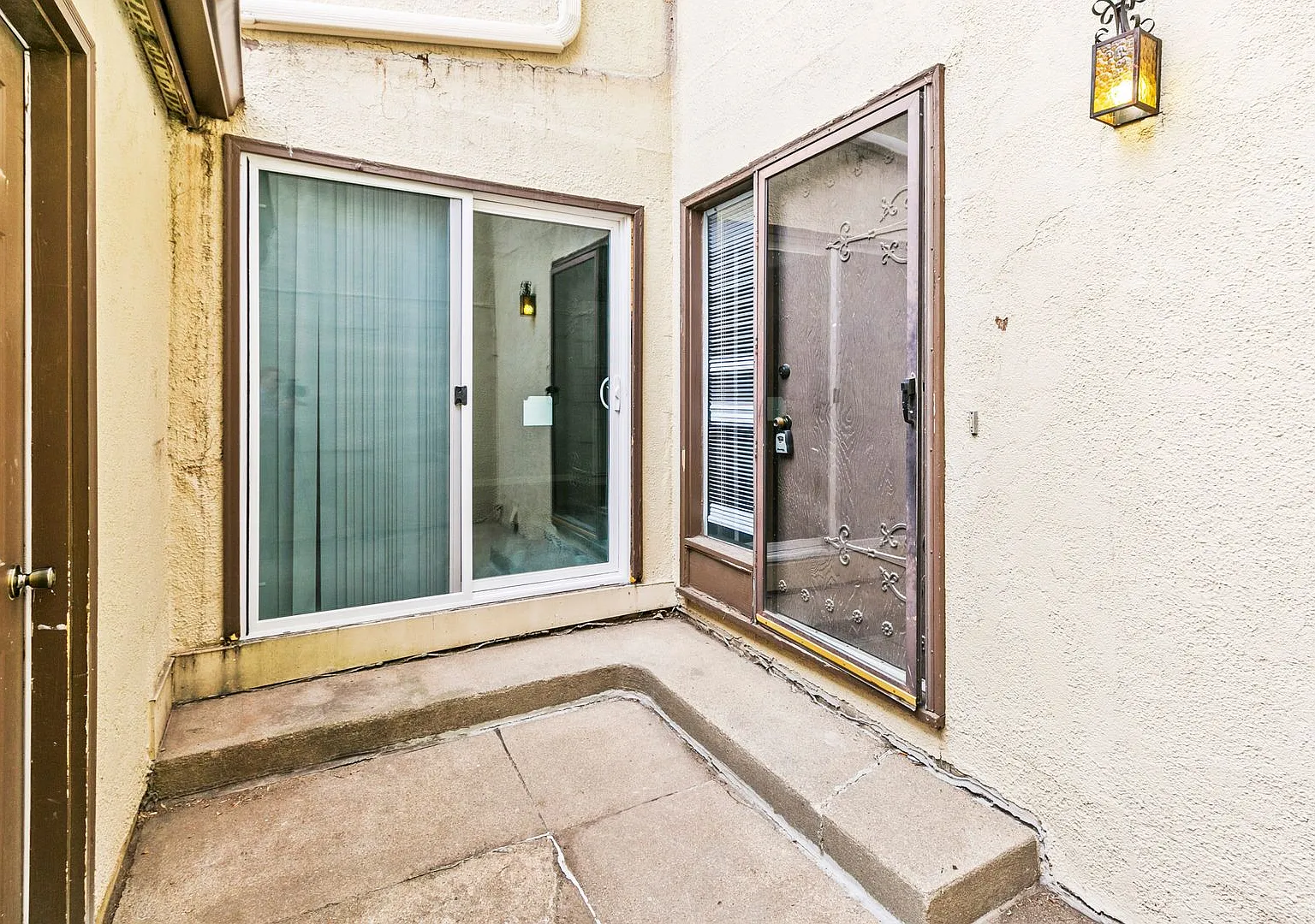 10914 Saratoga Plaza — Photo 2