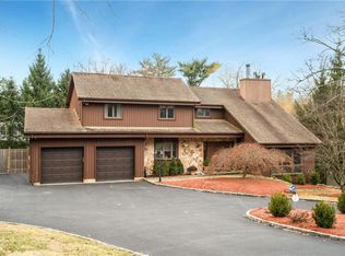 4 Taylor Rd, Elmsford, NY 10523