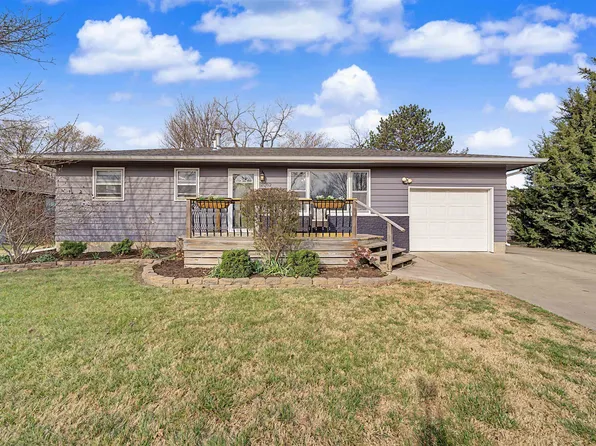 2082 Shalimar Dr, Salina, KS 67401