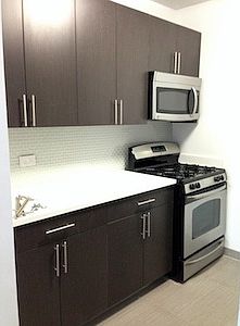 5th image of 200 Water St APT 413