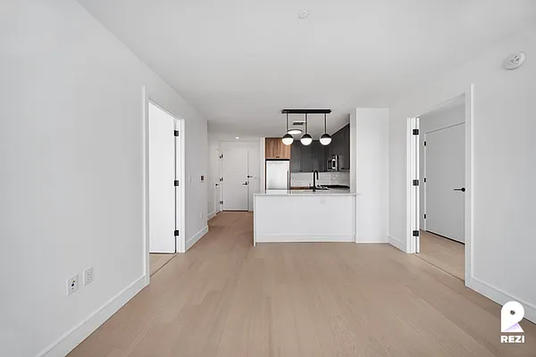 Rented by REZI | media 15