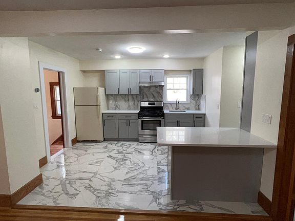 2nd image of 190 Bancroft Ave #3