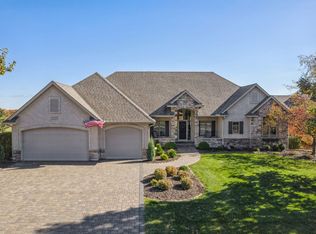 1237 Adrian Dr, Chaska, MN 55318