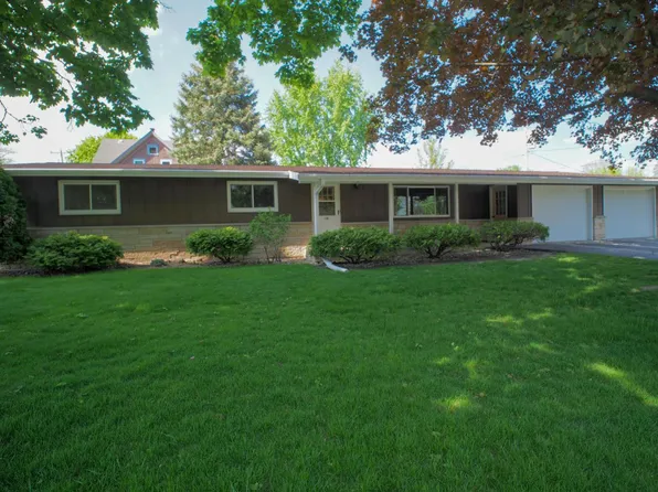 138 West Leonard STREET, Watertown, WI 53098