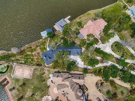 4th image of 135 Hogan Dr