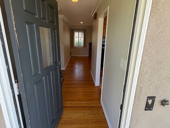 3rd image of 2208 Florida St