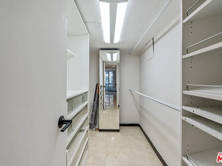 10660 Wilshire Blvd #703 — Photo 16