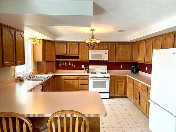 4th image of 6995 Sherwood Ln