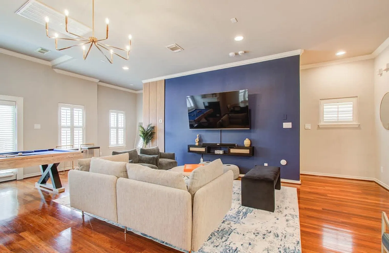 3 bed, 3.0 bath, 2389 sqft, $5,126 — Photo 3