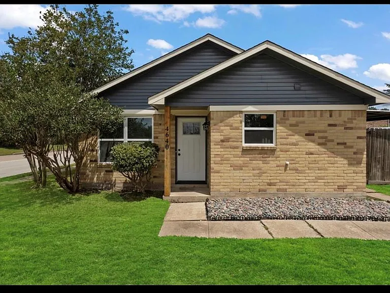 4640 Orange Cir S — Photo 3