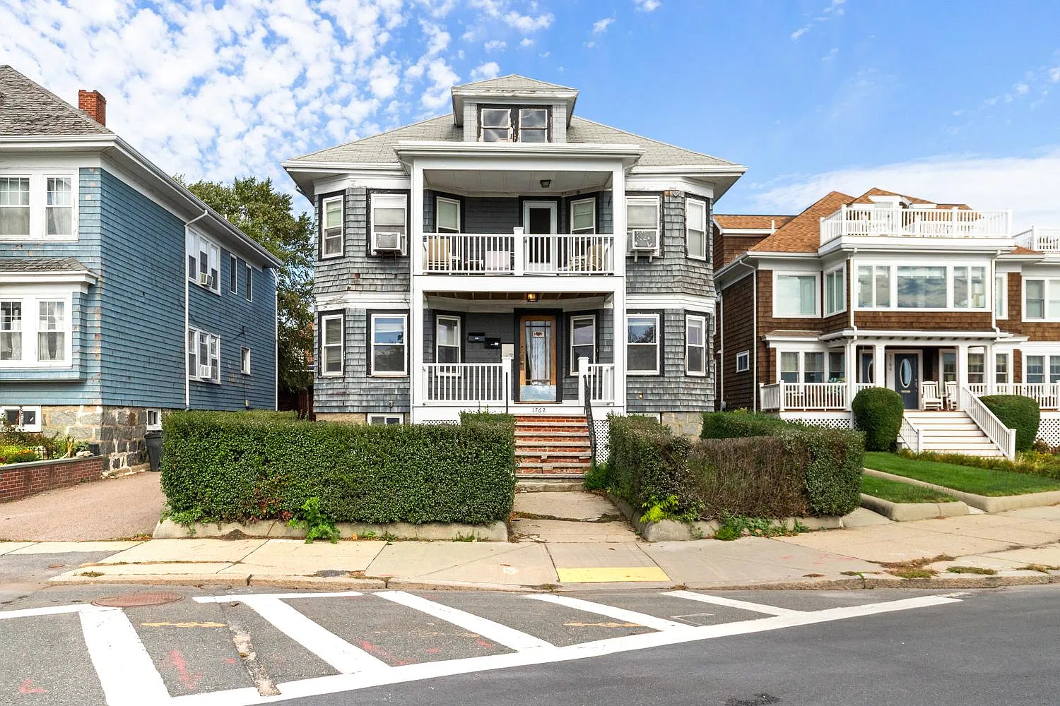 3 bed, 1300 sqft, $4,700 — Photo 1