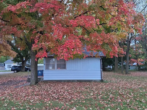 113 Broad St, Plainwell, MI 49080