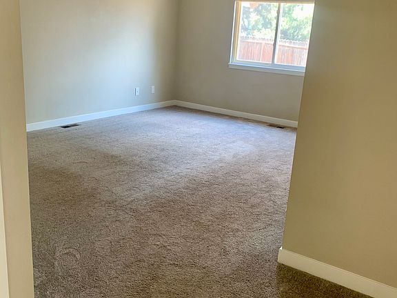 Master bedroom (main level)