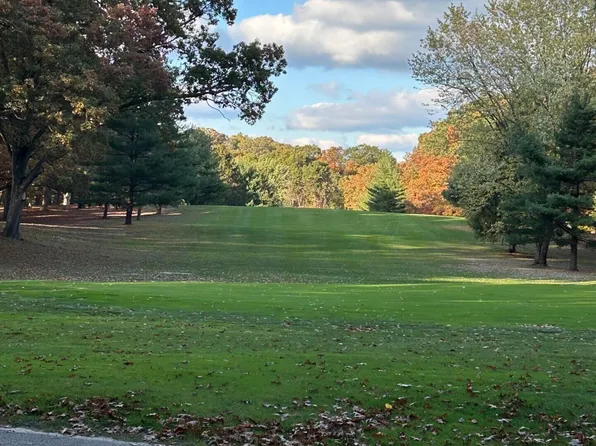 48305 Rohde Ct, New Buffalo, MI 49117