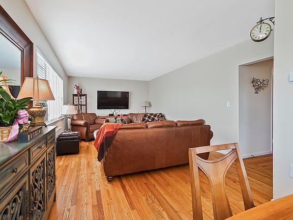 5th image of 33 New Ave