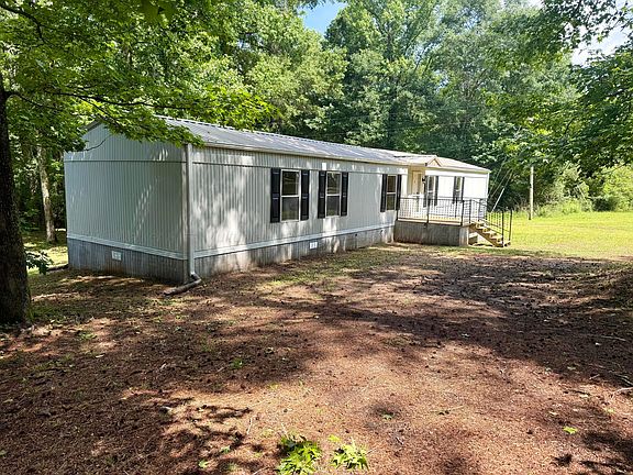 3rd image of 282 Evans Cir