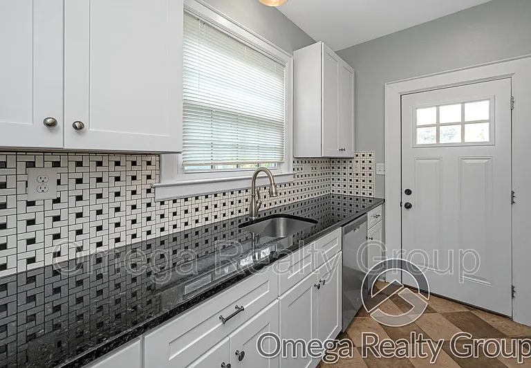 1347 Felder Ave — Photo 8