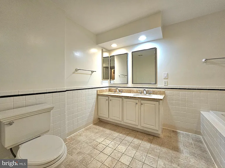 315 Hearthstone Mews — Photo 23