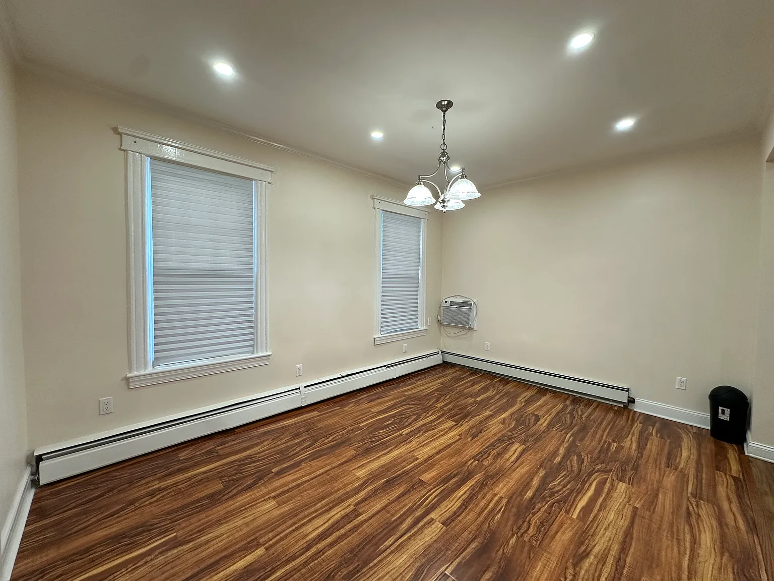 4 bed, $3,800 — Photo 4