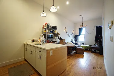 Rented by Rennit Inc.