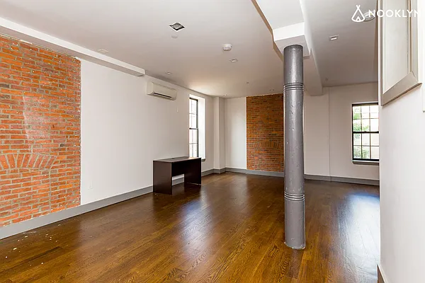 Rented by Nooklyn NYC LLC | media 49
