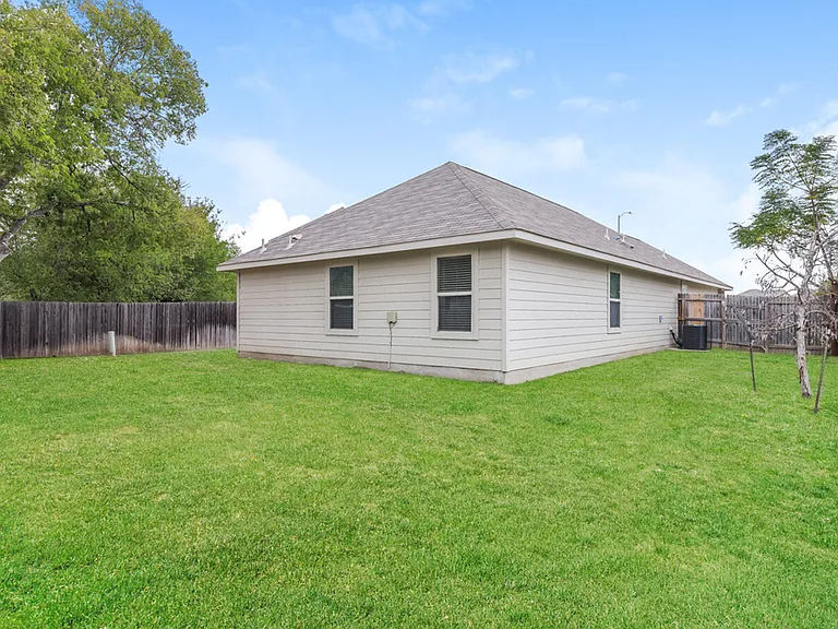 8202 Tesoro Hls — Photo 5