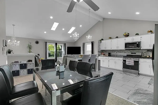 2080 Maplewood Cir — Photo 22