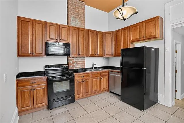 4117 Annunciation St — Photo 10