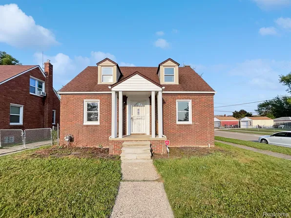 18717 Winthrop St, Detroit, MI 48235