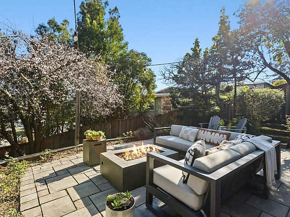 4th image of 1422 Nye Street