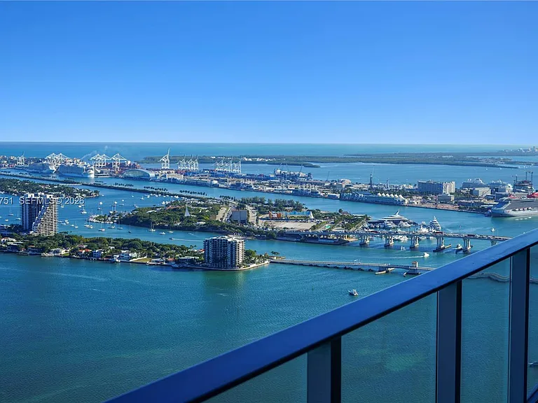 700 NE 24th St #Penthouse 5801 — Photo 36
