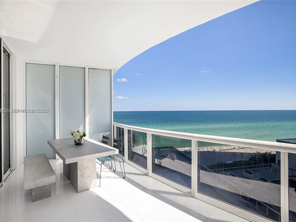 15901 Collins Ave #707
