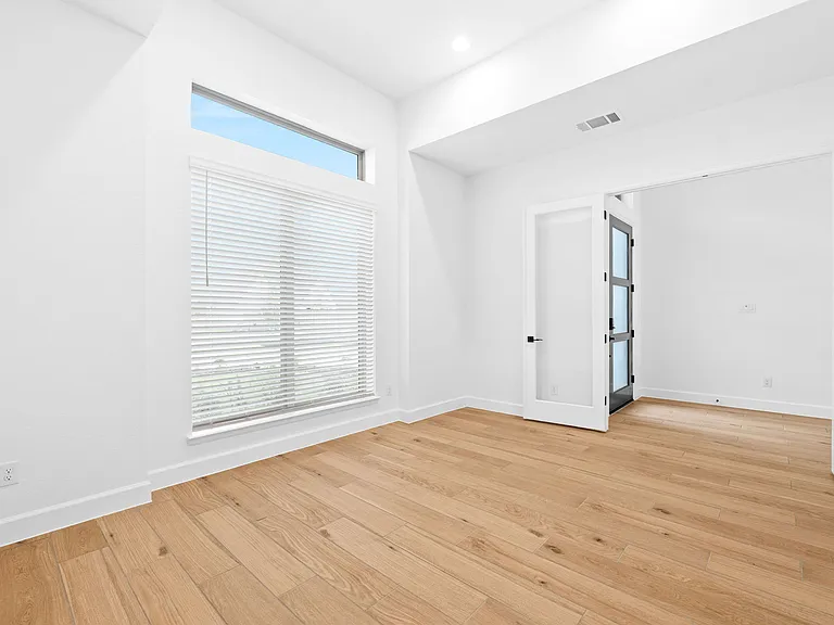 310 Barton Crk — Photo 7