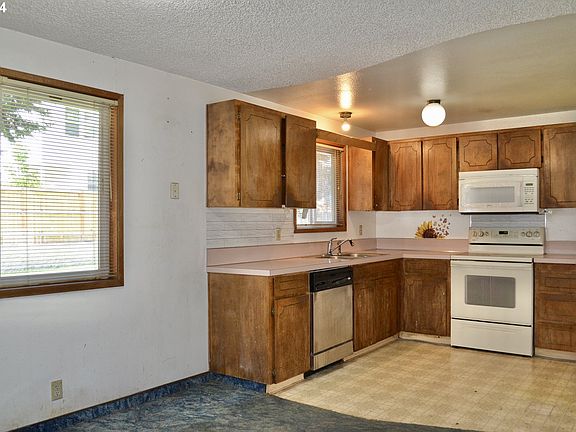 4th image of 6508 NE 140th Ave