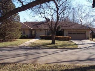 3625 SW Drury Ln, Topeka, KS 66604