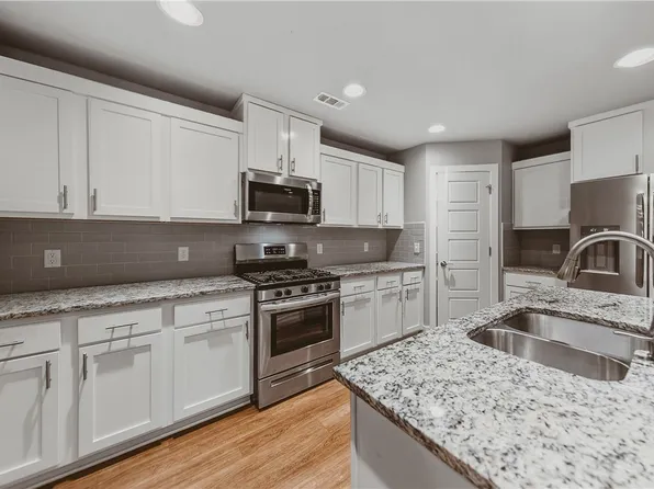 3262 Sundance St, Springdale, AR 72764