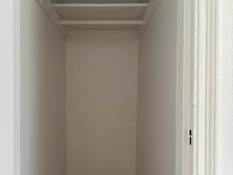 117 Henry St #5-R — Photo 8