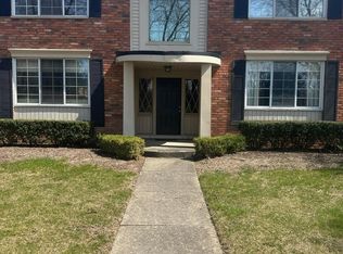 42342 Woodward Ave APT C2, Bloomfield Hills, MI 48304