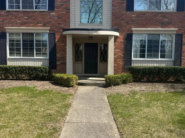 42342 Woodward Ave APT C2, Bloomfield Hills, MI 48304