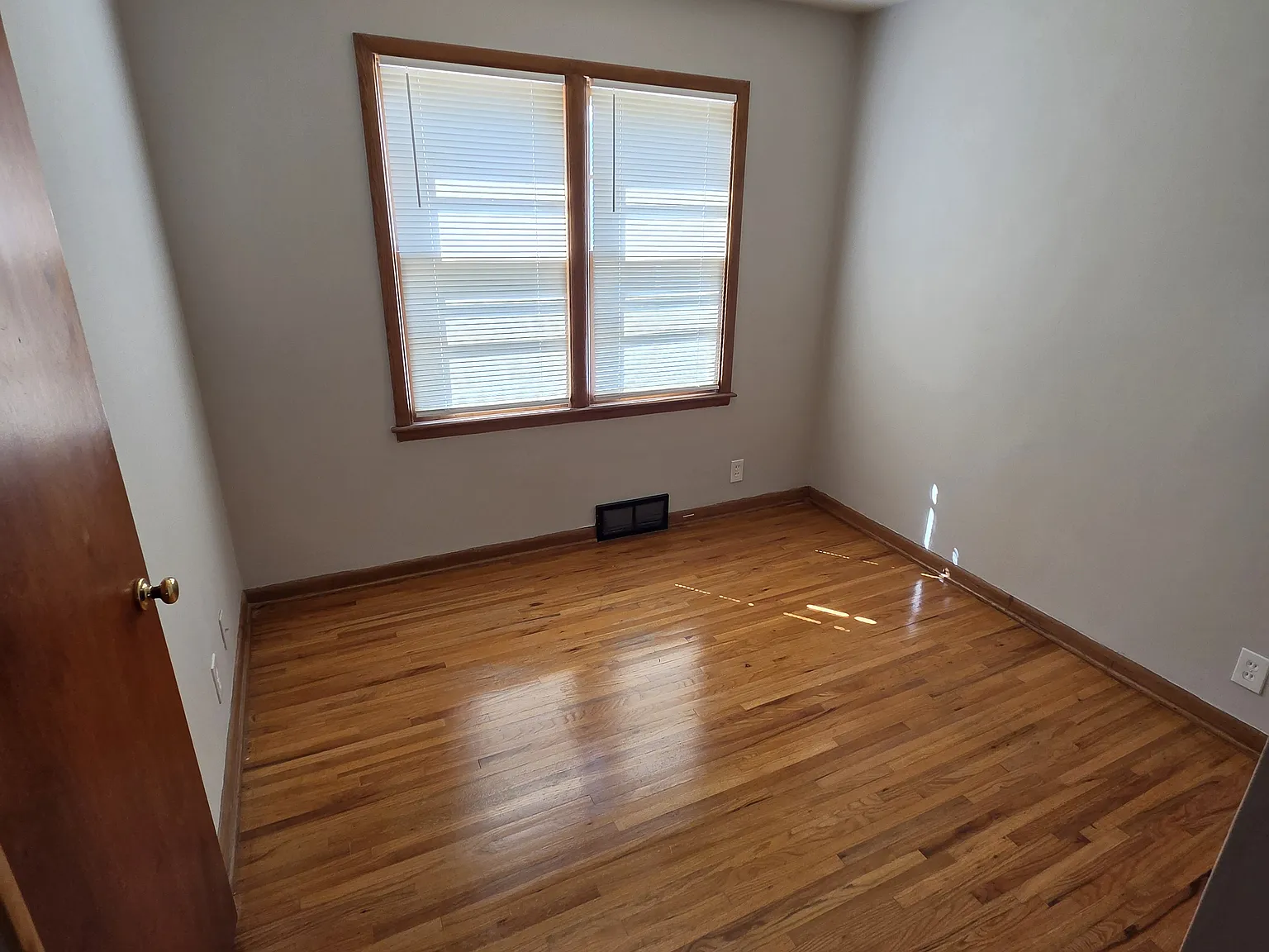 4 bed, 1389 sqft, $1,650 — Photo 4