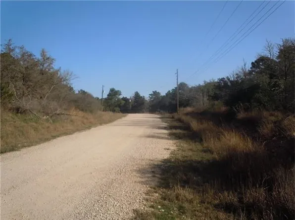 241 Hanauma Dr, Bastrop, TX 78602