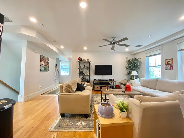12 Fern St #2 — Photo 5